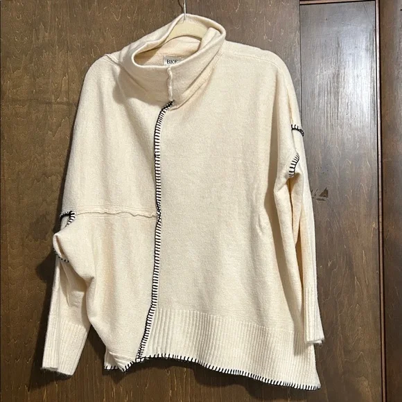 BKE Buckle NWOT Cream Asymmetric Stitch-Trim Sweater large - Picture 6 of 11